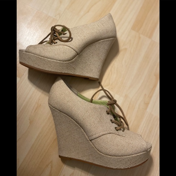 New shoes - Picture 3 of 13